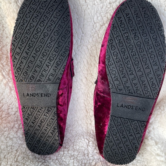 Lands End Burgundy Velvet Slippers NWOT size 9 - Picture 5 of 8